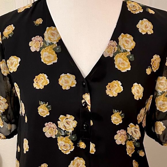 NWT 🌼 LOFT 🌼 Black & Yellow Floral Blouse - XS - Picture 2 of 6